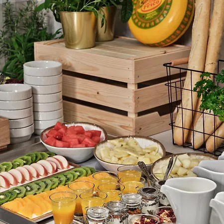 Mövenpick Grand Hotel 4*