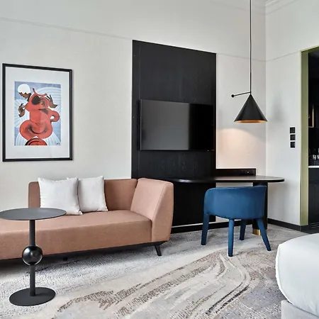 Mövenpick Grand Hotel