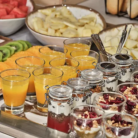 Moevenpick Grand Hotel