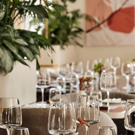 Hotel Moevenpick Grand 4*