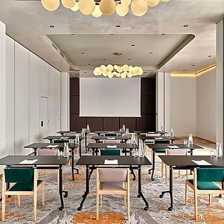 Hotel Moevenpick Grand 4*