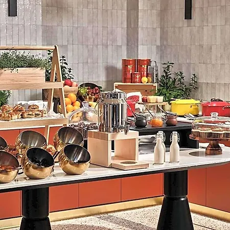 Hotel Moevenpick Grand 4*