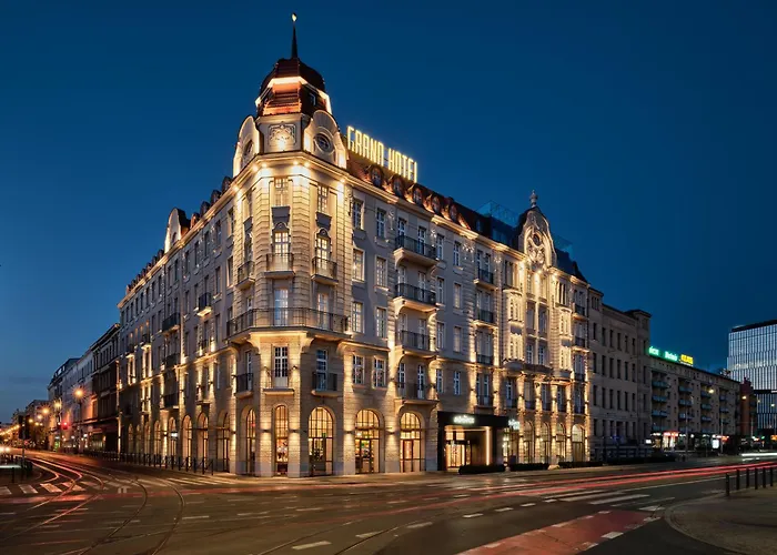 Hotell Mövenpick Grand 4*