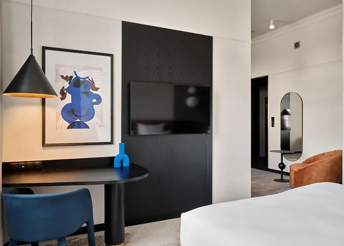 Mövenpick Grand Hotell 4*