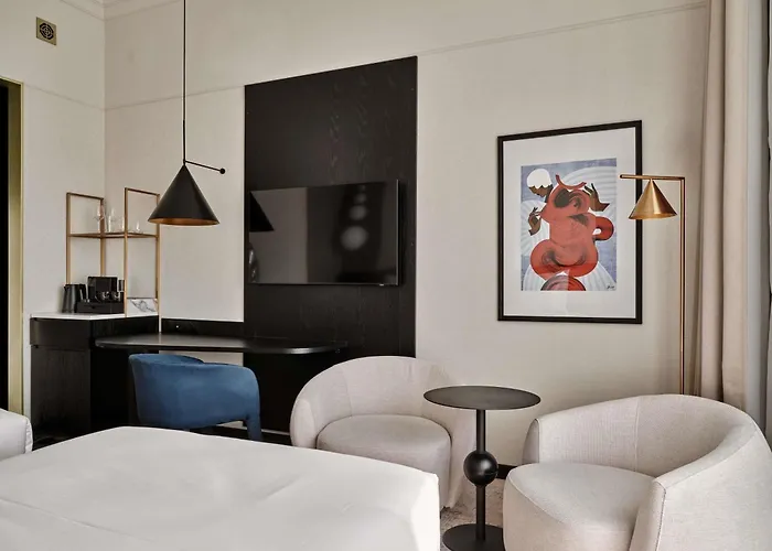 Moevenpick Grand Hotel 4*